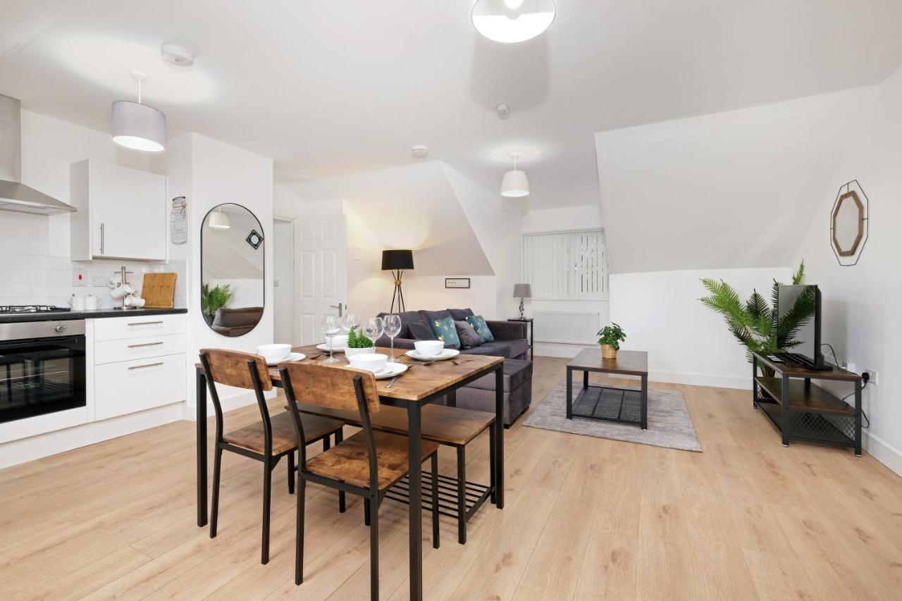 Pinewood Studios, Iver Slough Heathrow 1 & 2 Bedroom Apartments With Parking By Arista Living Exterior photo