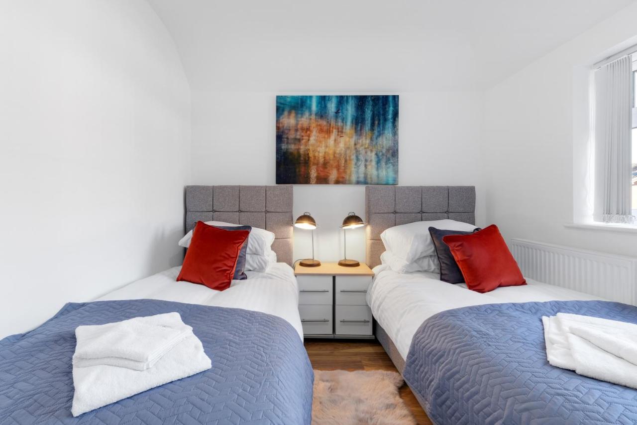 Pinewood Studios, Iver Slough Heathrow 1 & 2 Bedroom Apartments With Parking By Arista Living Exterior photo