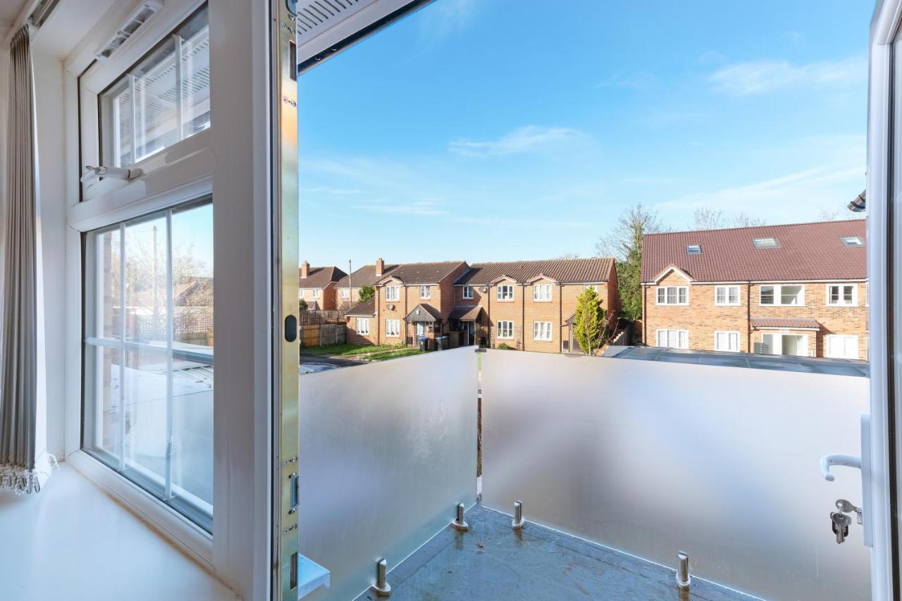 Pinewood Studios, Iver Slough Heathrow 1 & 2 Bedroom Apartments With Parking By Arista Living Exterior photo