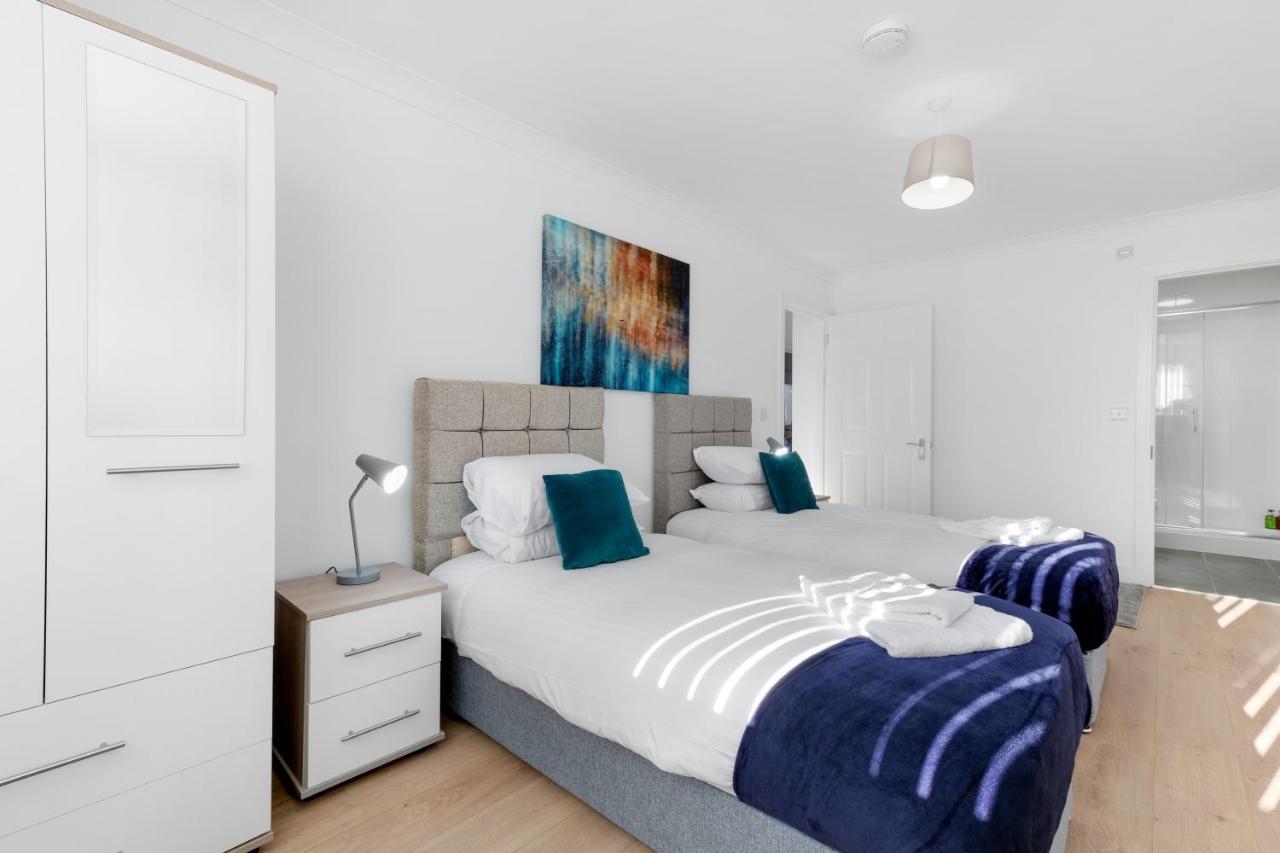Pinewood Studios, Iver Slough Heathrow 1 & 2 Bedroom Apartments With Parking By Arista Living Exterior photo