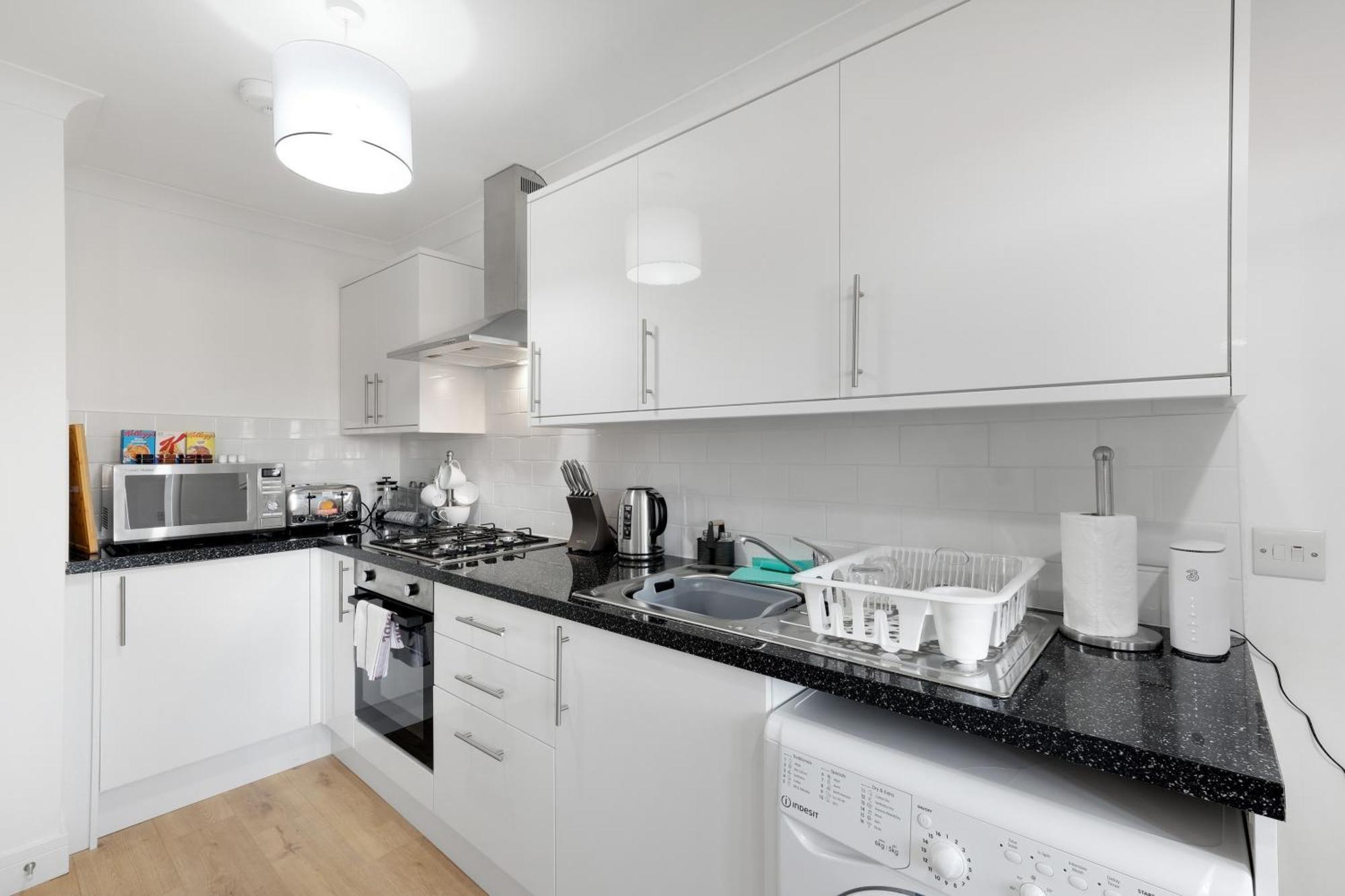 Pinewood Studios, Iver Slough Heathrow 1 & 2 Bedroom Apartments With Parking By Arista Living Exterior photo