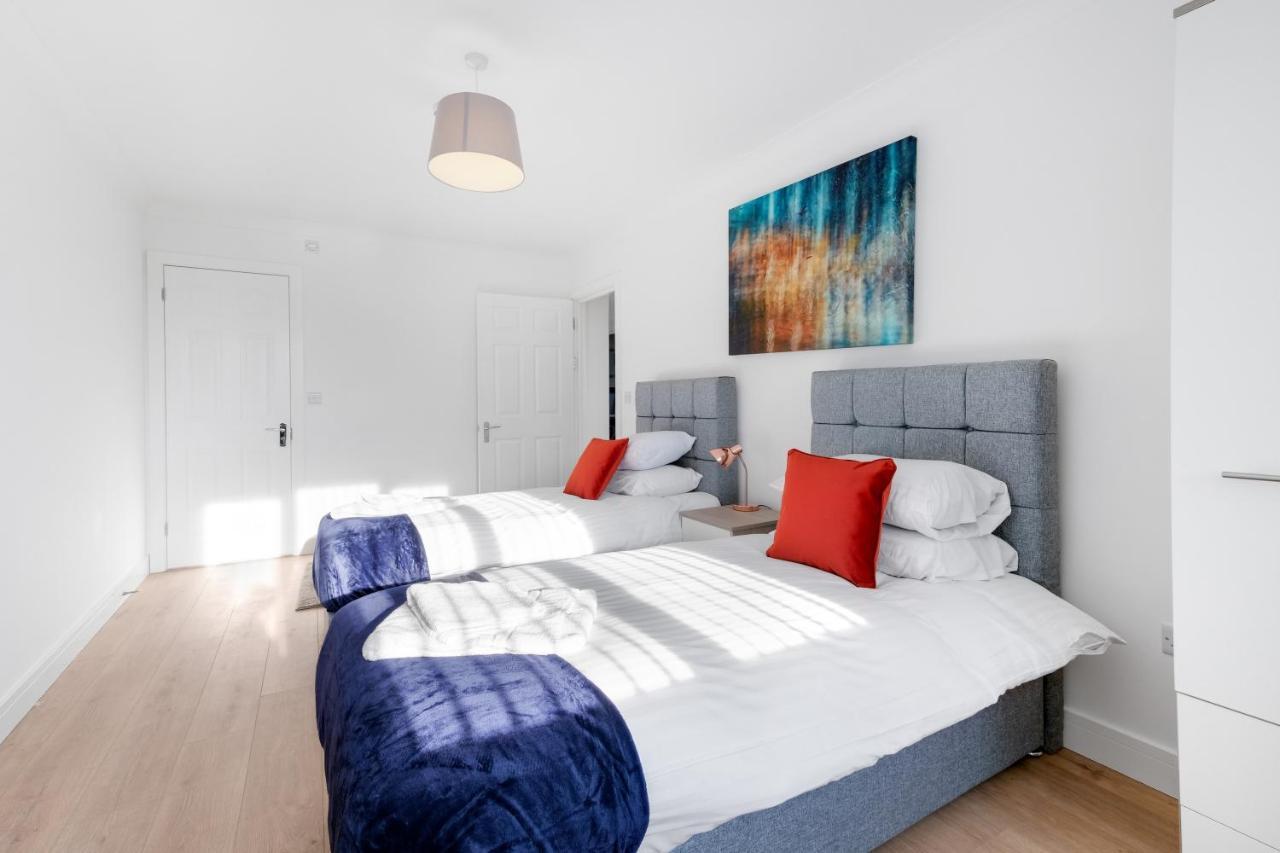 Pinewood Studios, Iver Slough Heathrow 1 & 2 Bedroom Apartments With Parking By Arista Living Exterior photo