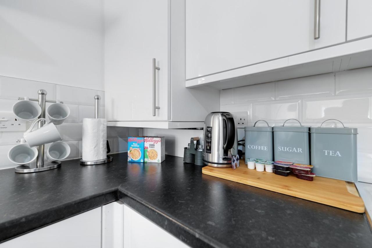 Pinewood Studios, Iver Slough Heathrow 1 & 2 Bedroom Apartments With Parking By Arista Living Exterior photo
