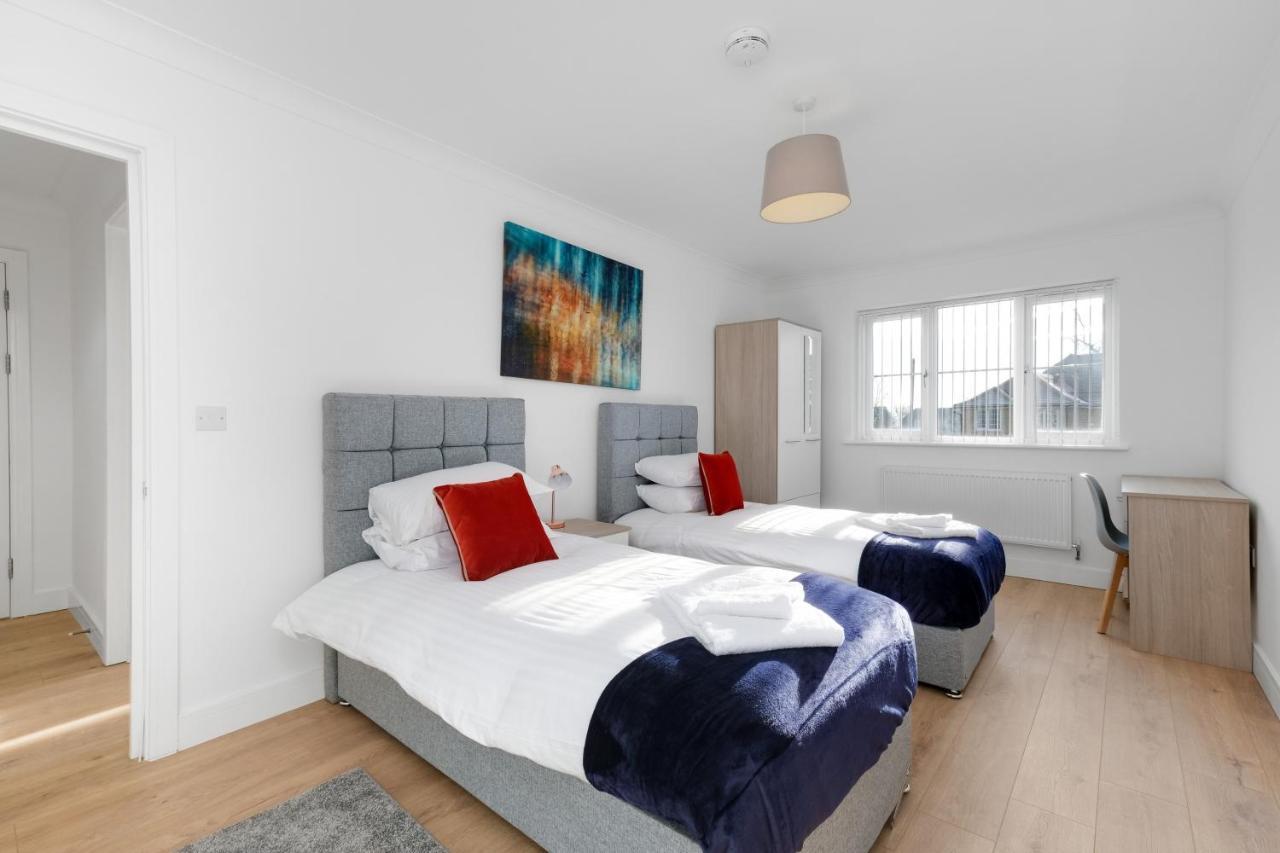 Pinewood Studios, Iver Slough Heathrow 1 & 2 Bedroom Apartments With Parking By Arista Living Exterior photo